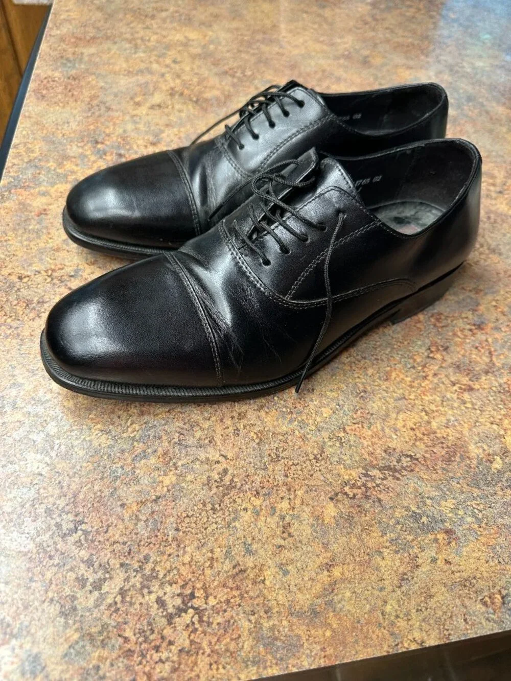 Size 10.5 D- Florsheim Mens Dress Shoes Wedding Shoes Midtown Cap Mint Condition